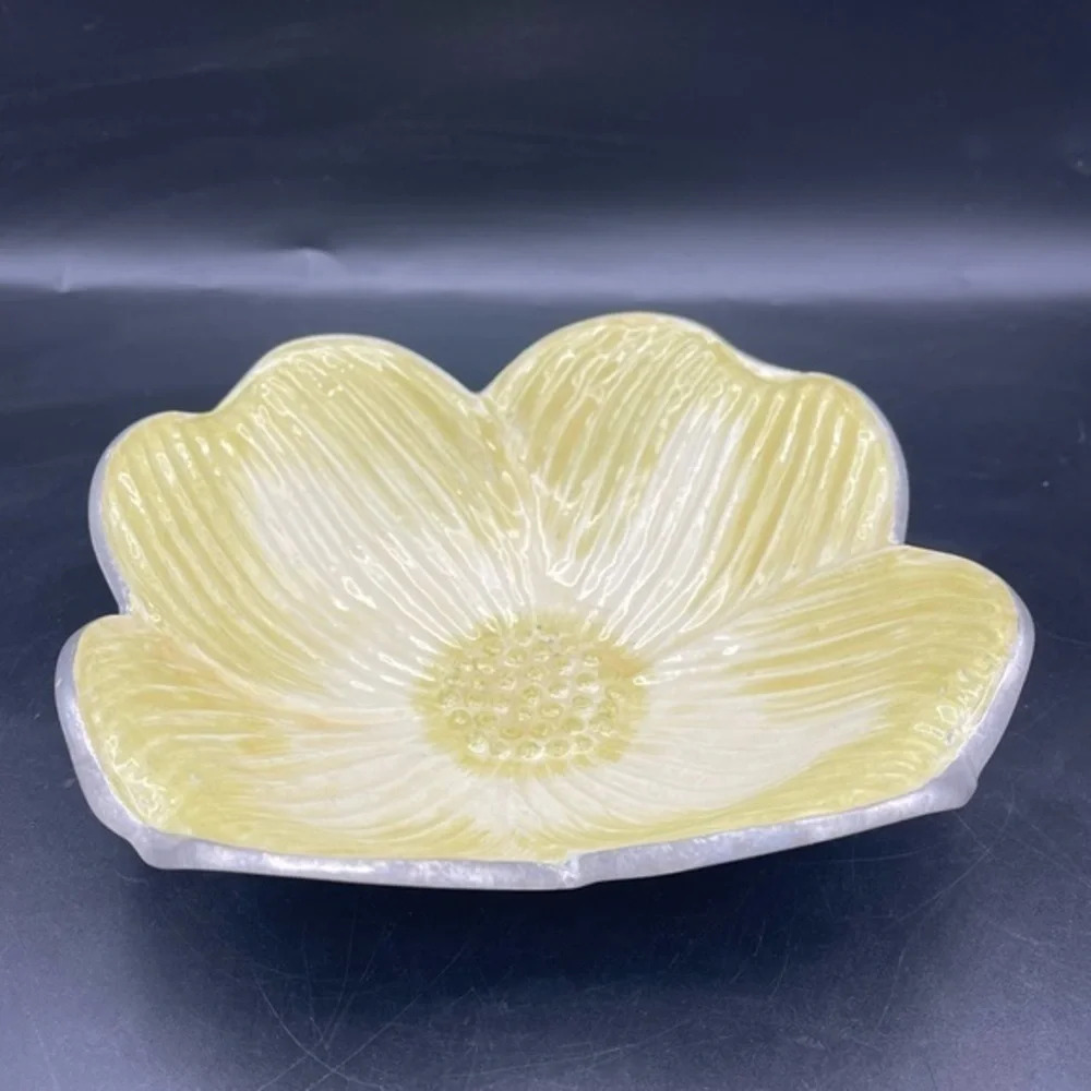 Julia Knight Daisy Dogwood Bowl Platinum Yellow‎ Enamel